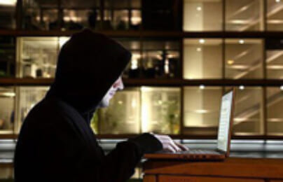 FBI “hốt” 24 hacker mua bán thẻ tín dụng “chùa”