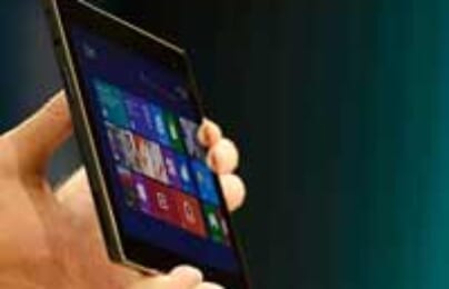 Bill Gates giải thích lý do Microsoft sản xuất Surface