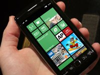 Read more about the article RIM có thể sản xuất BlackBerry chạy Windows Phone