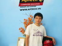 Hanoi-Aptech: liên tục xuất hiện các hotboy nhận được bảng vàng