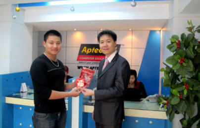 Hanoi-Aptech: Công bố và trao giải chương trình bốc thăm may mắn
