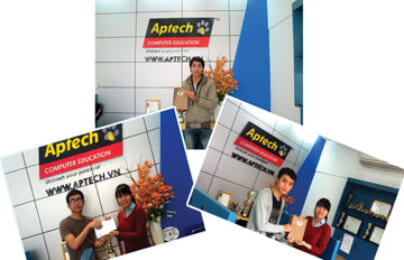 Các hotboy mới của Hanoi-Aptech nhận quà cho một nửa yêu thương