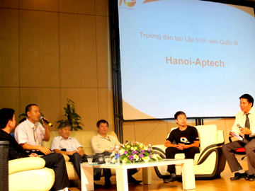 Read more about the article Hanoi – Aptech tham gia tọa đàm “CNTT – Tương lai và cơ hội” tại ĐH Thăng Long