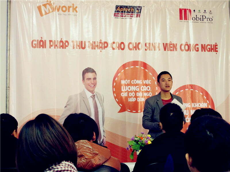 Sôi động ngày hội “mWork – Giải pháp thu nhập cao cho sinh viên công nghệ” tại Hanoi- Aptech-7