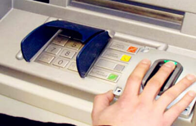 Eximbank sử dụng công nghệ vân tay khi rút tiền tại Việt Nam
