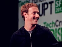 Toàn cảnh thương vụ “thực tế ảo” 2 tỷ USD của Facebook