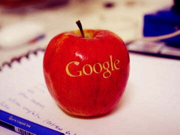 Apple và Google bất ngờ thân thiết, chấm dứt cuộc chiến bản quyền