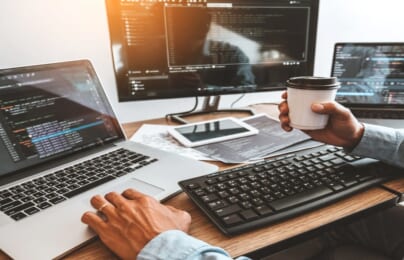 Top 5 ngôn ngữ lập trình hàng đầu bạn nên học năm 2021