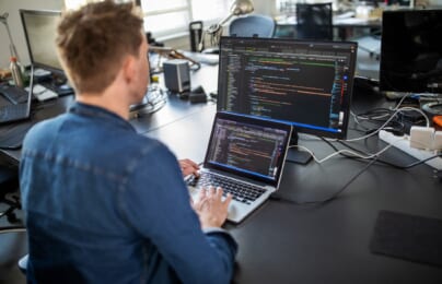 12 Code Editors Và IDE Dành cho Lập Trình Viên