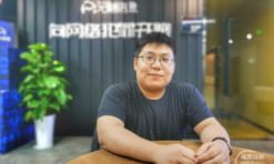Tự học lập trình trong quán game, thanh niên này đã trở thành thần tượng của giới trẻ Trung Quốc